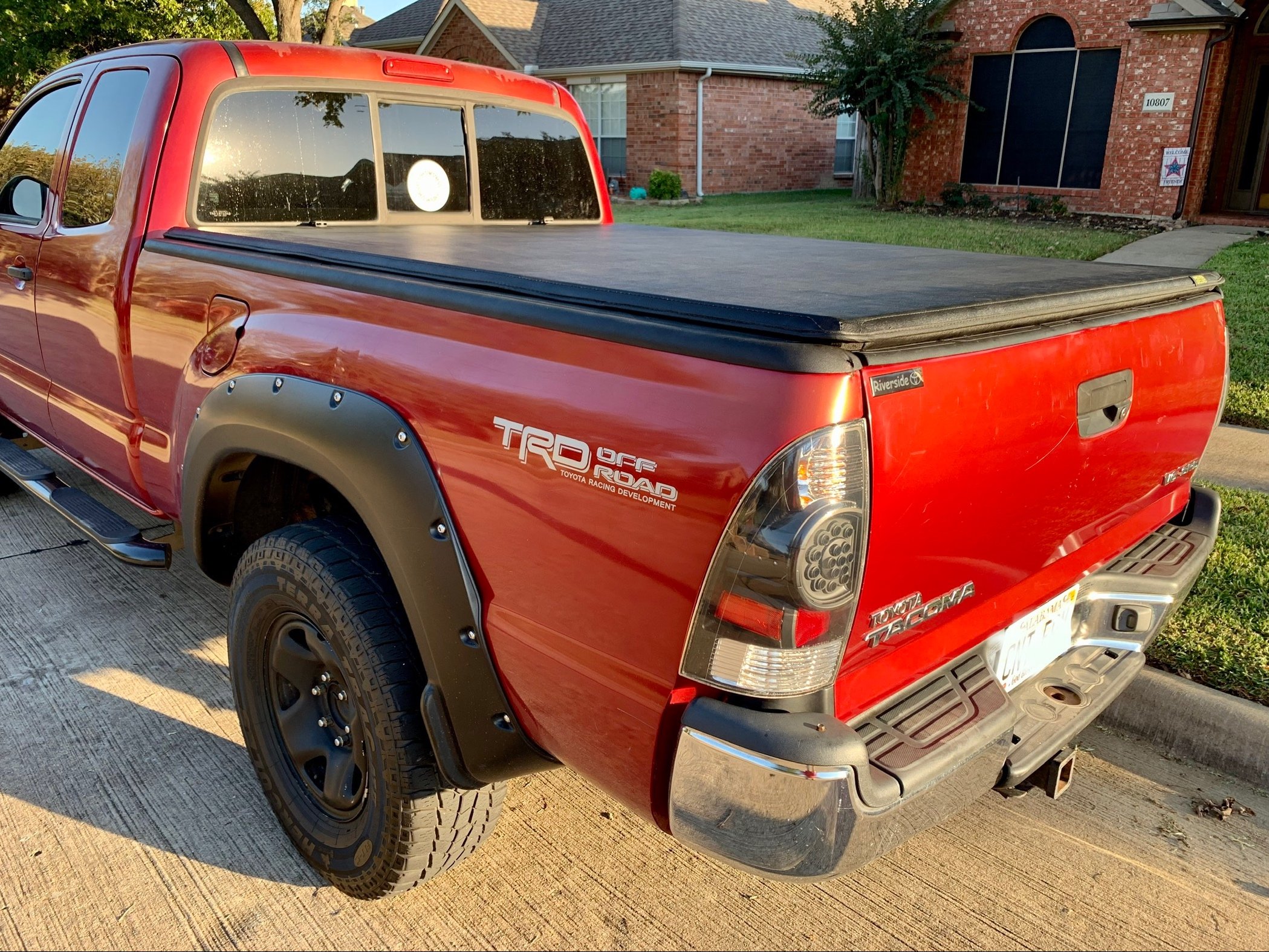 Toyota Tacoma Bed Covers vs. Camper Shells: Which Style Is Right for Your Truck?