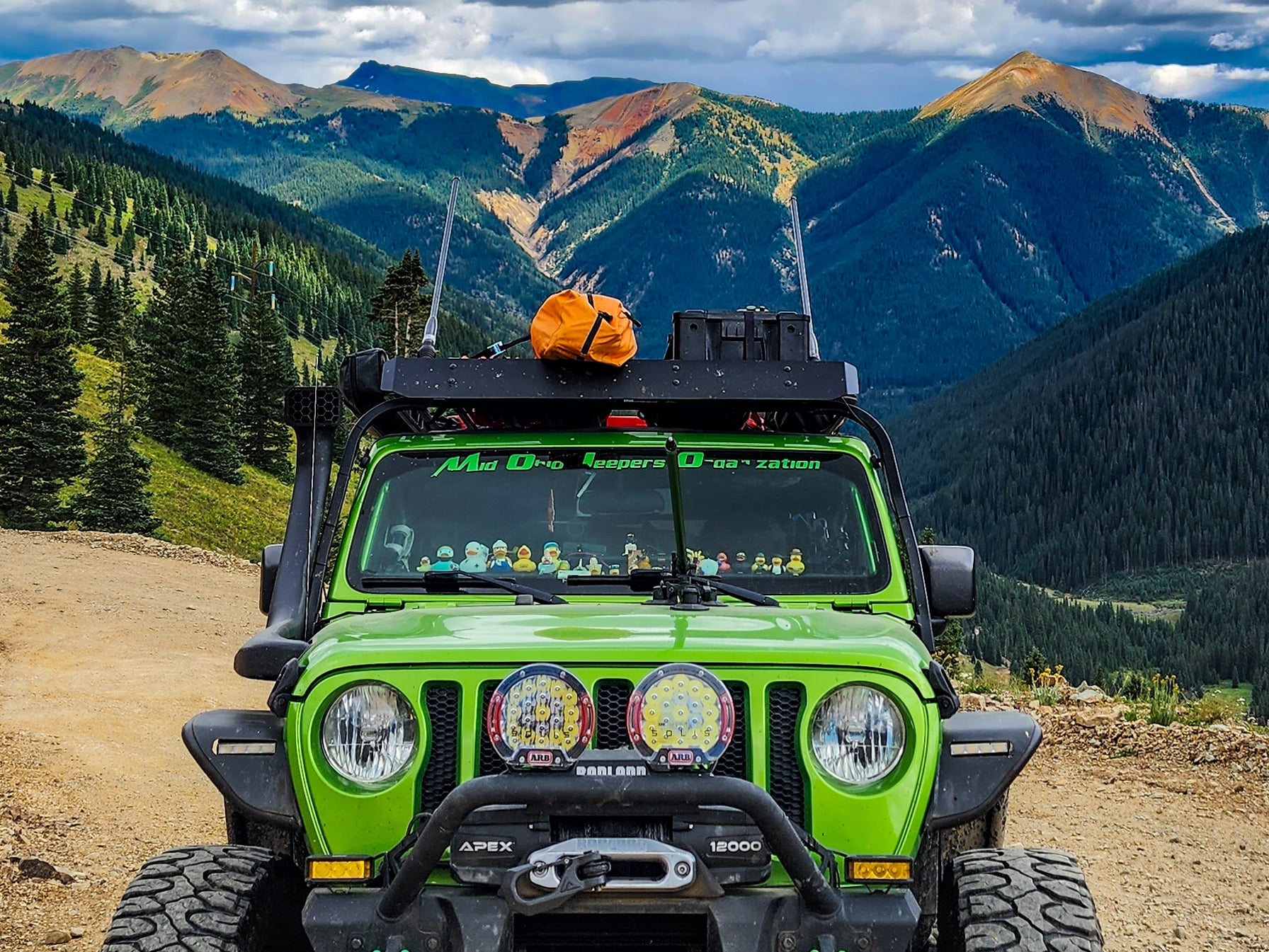 Top 4 Different Types of Lights to Include on Your Jeep