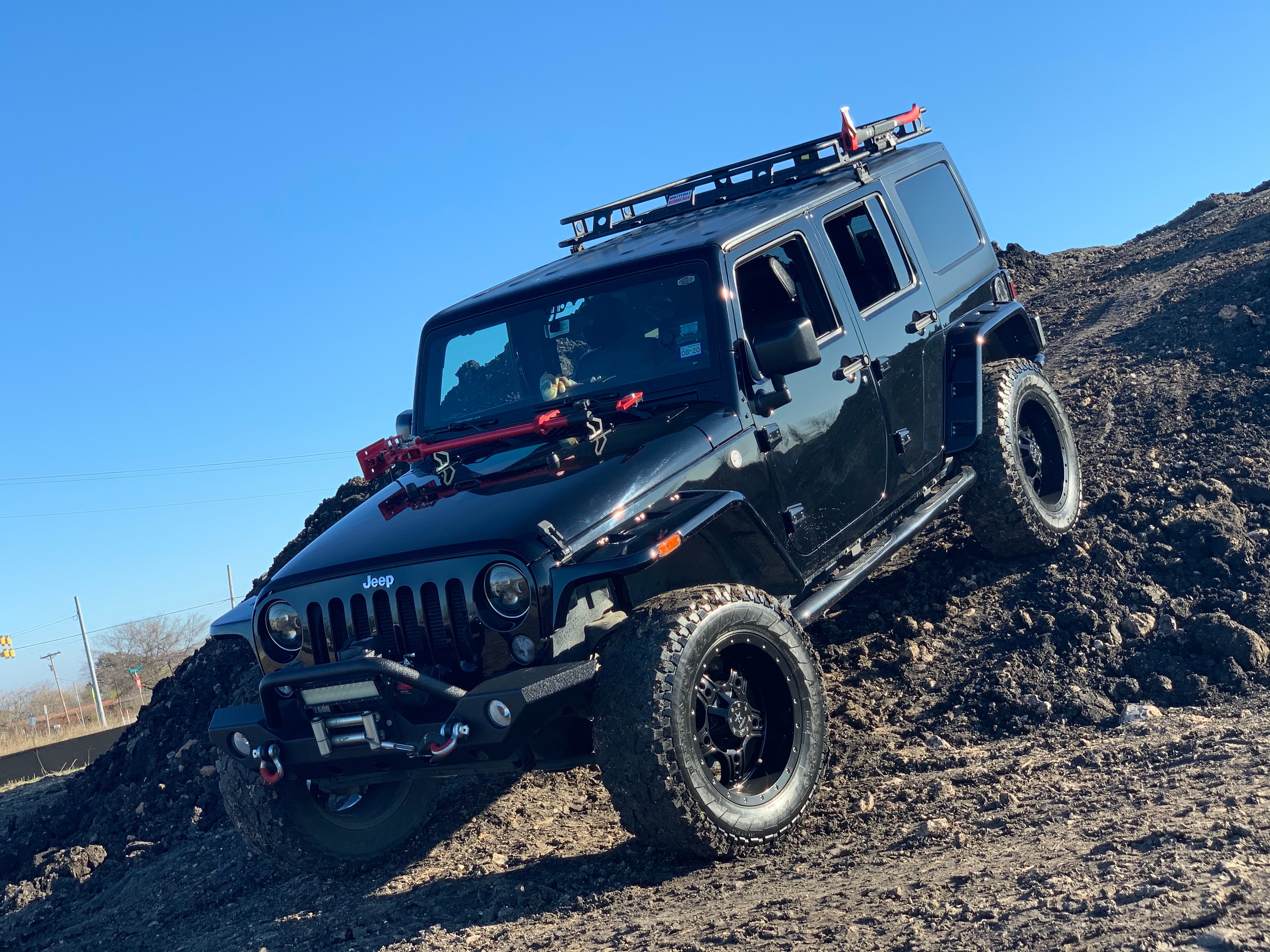 Roof Racks vs. Roof Bars: Which is Better for Your Truck?