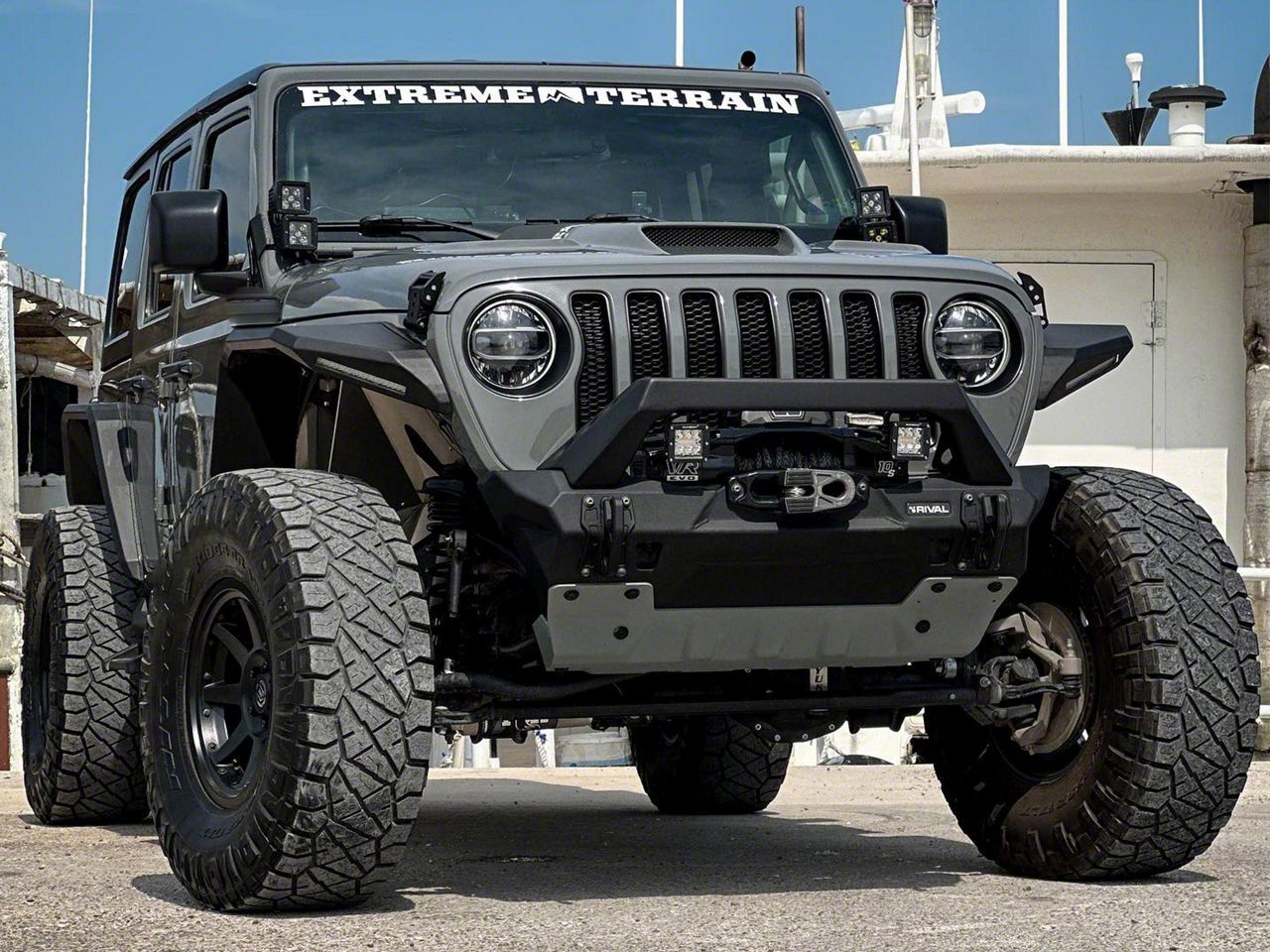アシェット Jeep This 2024 AMW 707 | Hellcat Turnkey will be delivered to its new
