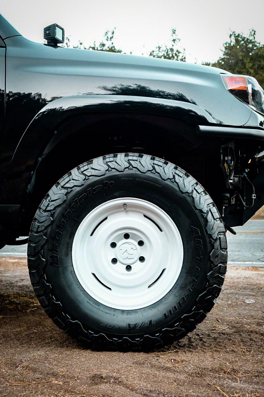 シモンズグランドセール Fifteen52 6-Lug White Classic HD Analog 4-Runner Toyota その他