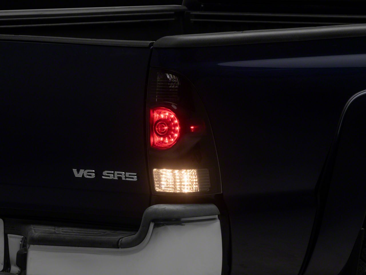 2005〜 トヨタ　タコマ　LEDテールランプ Sequential For 05-15 Toyota Tacoma LED Tail Lights Stop Brake