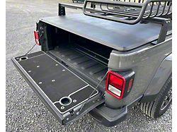 BillieBars Tailgate Cover with Integrated Cup Holders (20-25 Jeep Gladiator JT)