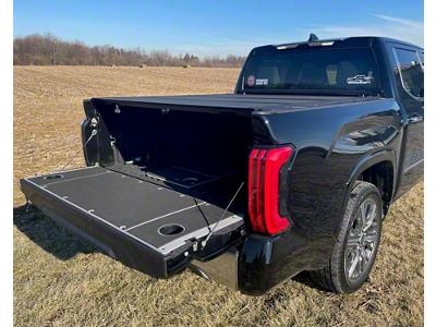 BillieBars Tailgate Cover with Integrated Cup Holders (22-25 Tundra)