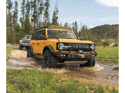 Prinsu Roof Rack with 40-Inch LED Light Bar Cutout Wind Deflector; Black (21-25 Bronco 4-Door w/ Hard Top)