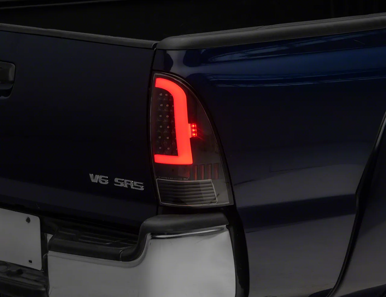tacoma-light-bar-led-tail-