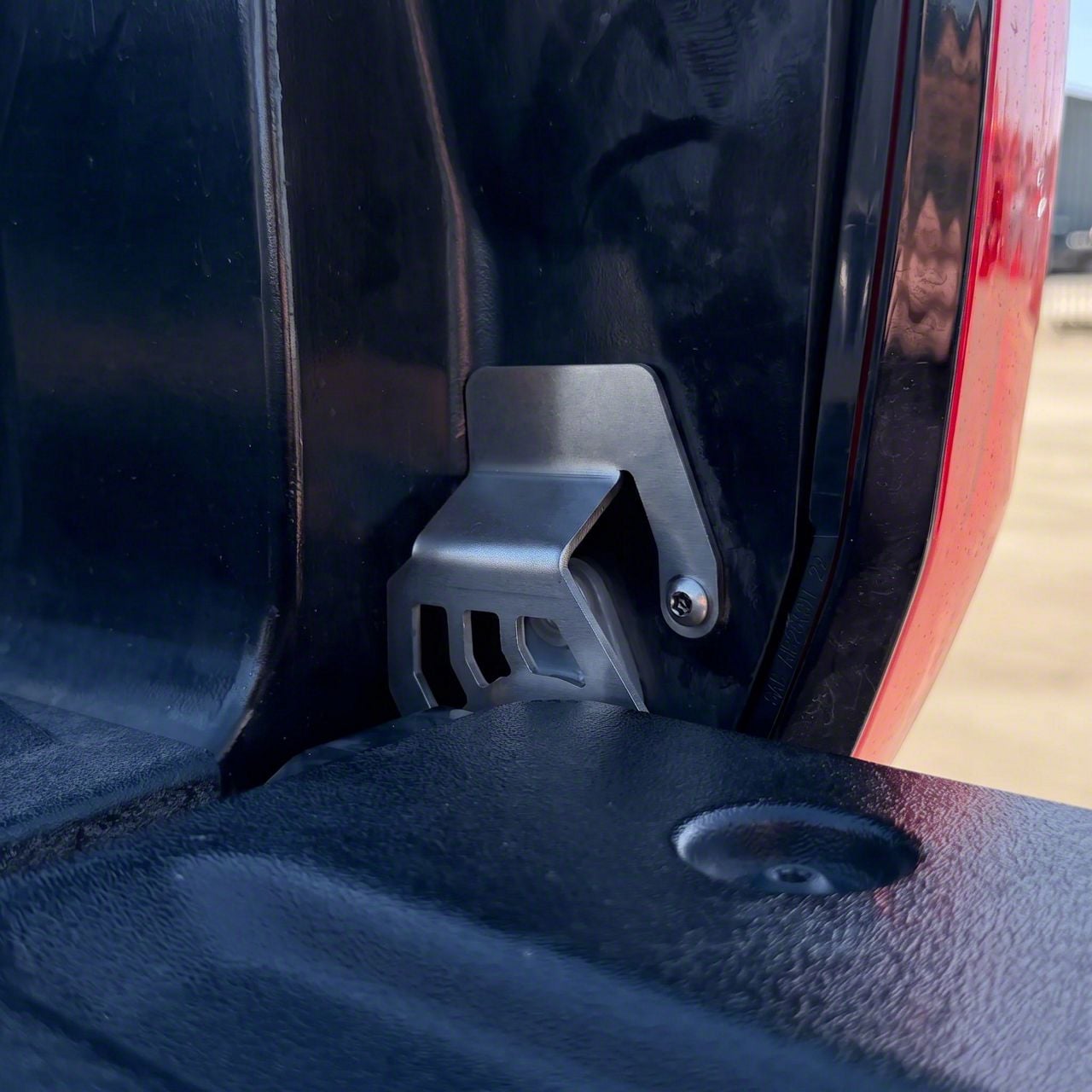 Tailgate Theft Protector CR4423 (22-26 Tundra)